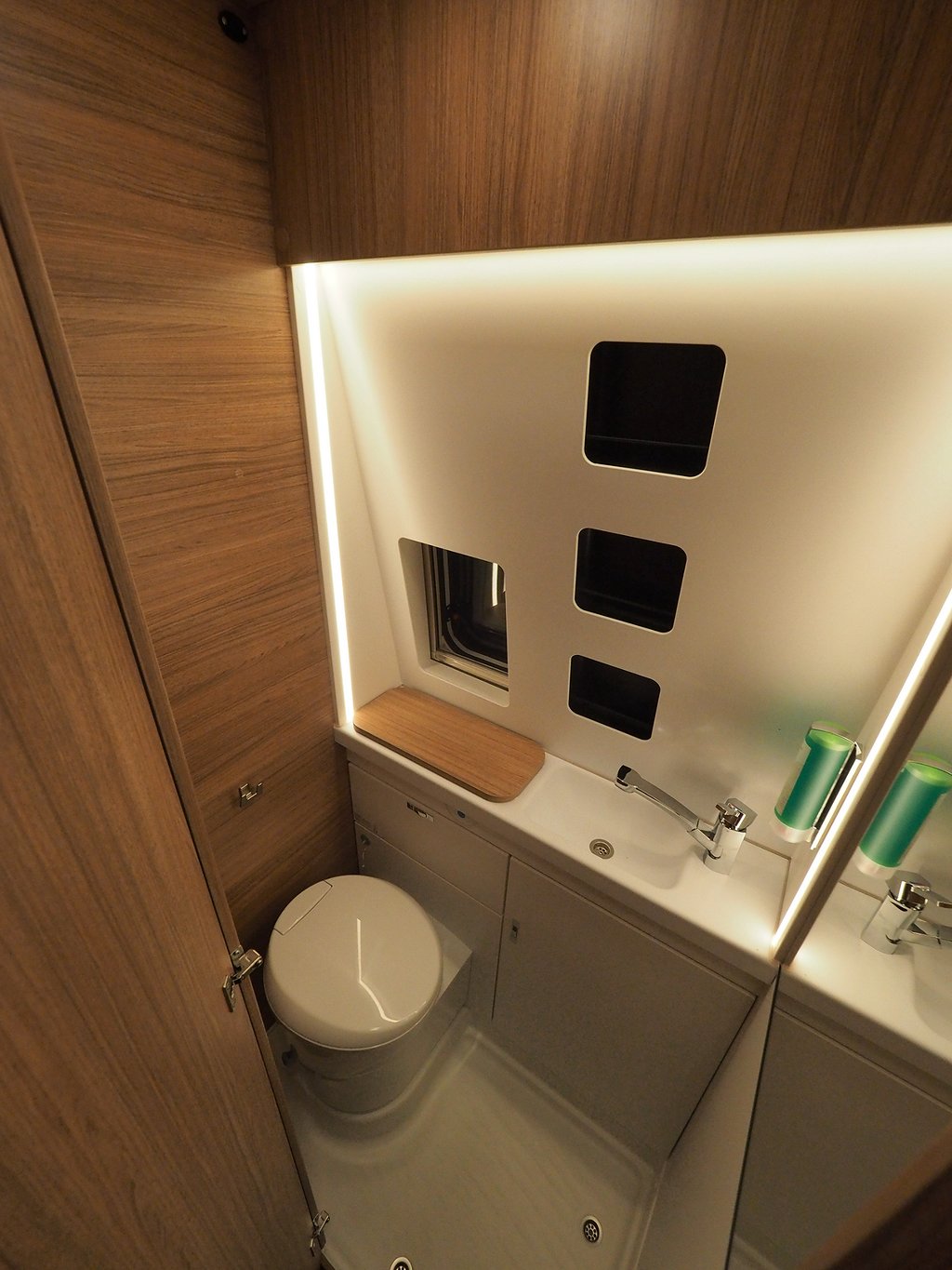 Weinsberg CaraBus 600 MQH Edition Fire 2025