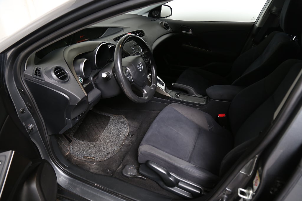 Honda Civic 1,8 i-VTEC 142hk Sport Aut 5d Backkamera Drag 2012