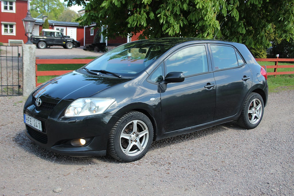 Toyota Auris 5-dörrar 2.0 D-4D Euro 5*nybesik*gårbra