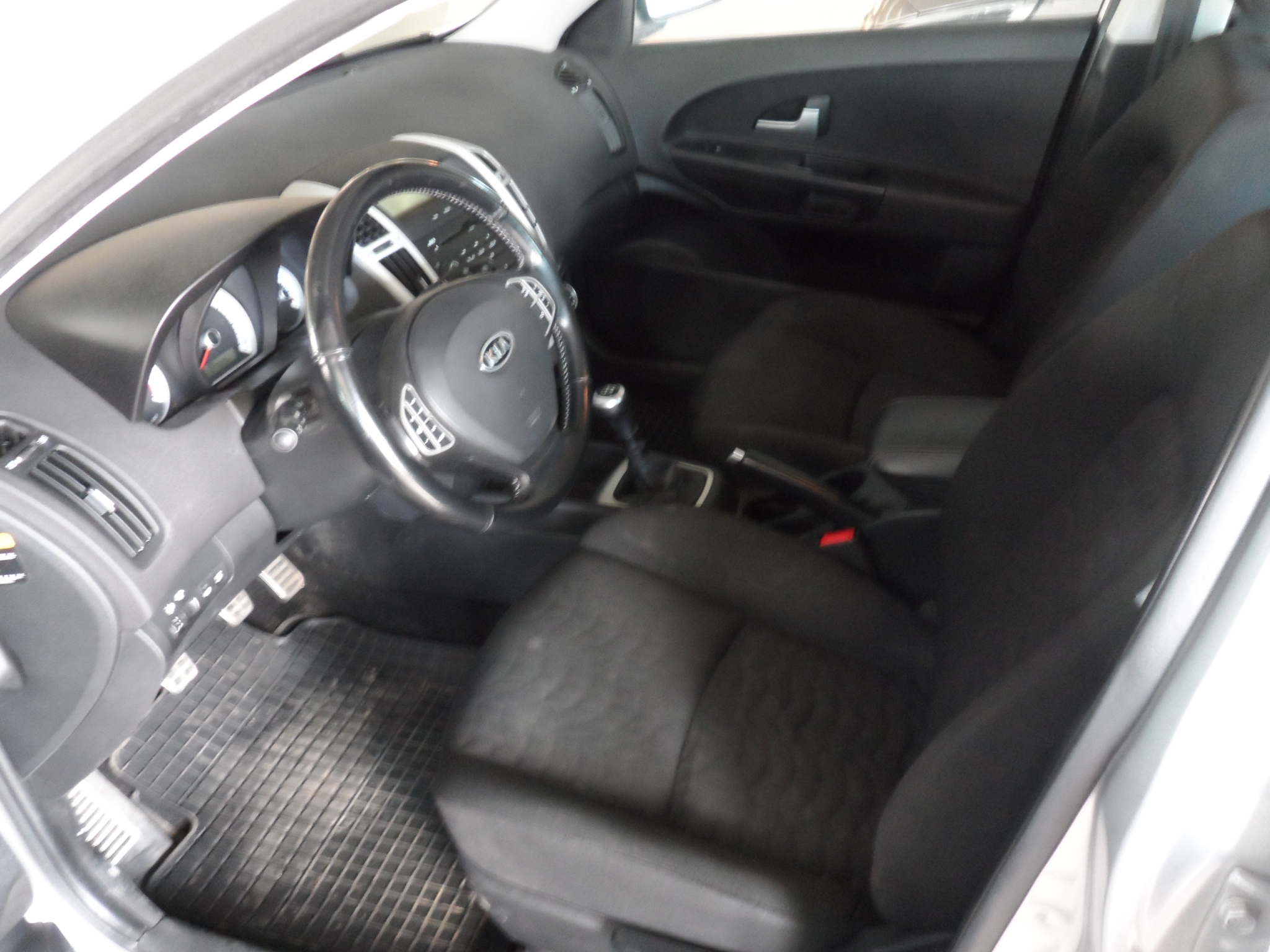 Kia Ceed 2.0 CRDi 140hk Kombi 2008, bild 5/35