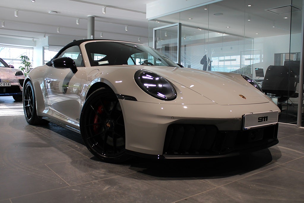 Porsche 911 Carrera GTS Cabriolet
