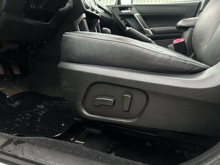 Subaru Forester 2.0 4WD Sov-däck/Drag/Kamera/Pano/Skinn/Kedja/P-sens