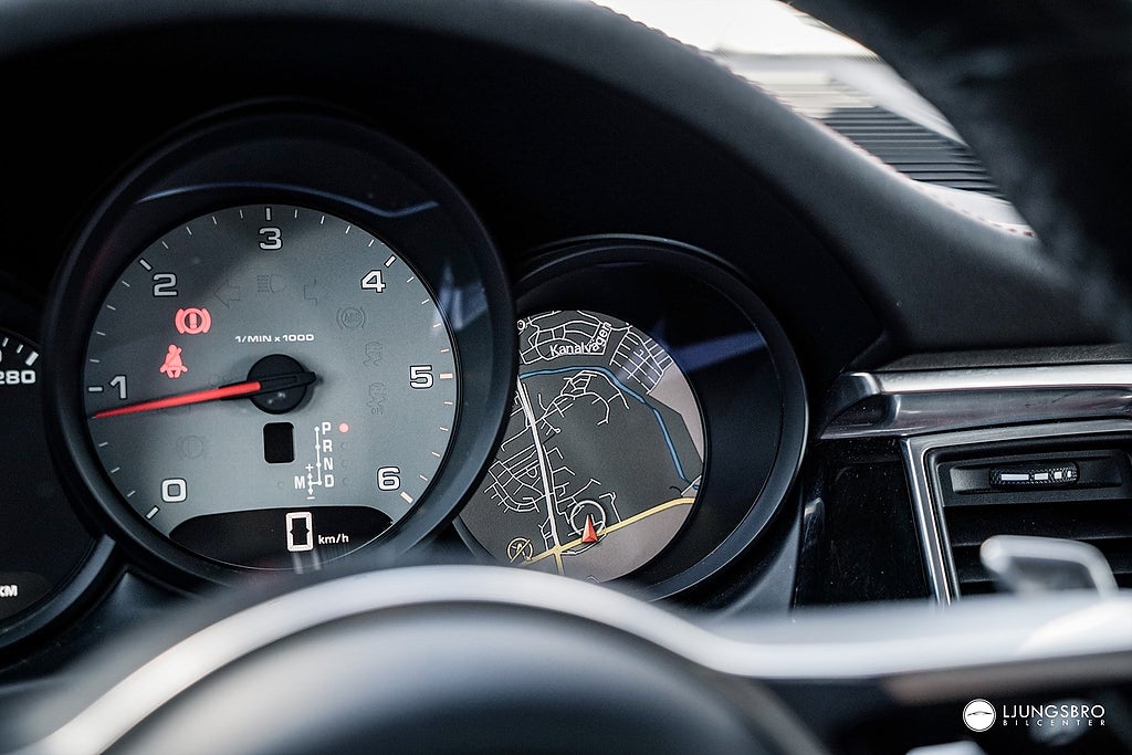 Porsche Macan S 258hk / Drag / 18-vägs stolar / D-Värmare