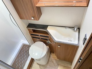 Husbil-halvintegrerad Pilote P 716 19 av 29