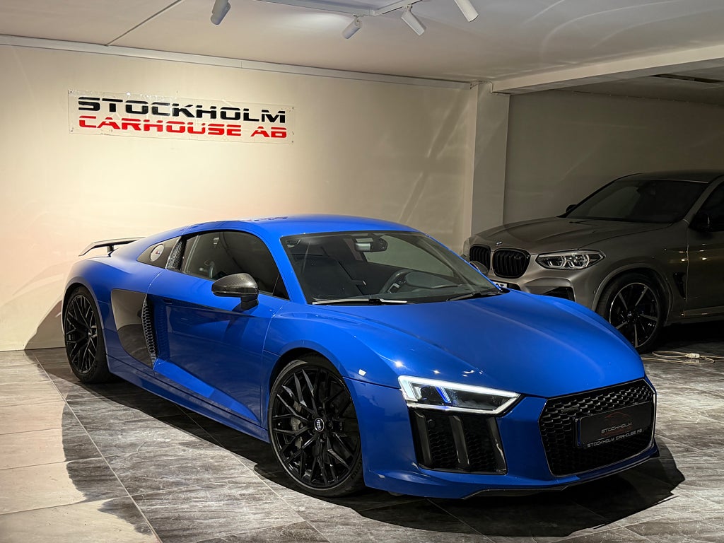Audi R8 V10 Plus Exclusive / B&O /Kolfiber/Titan system/Sv.såld