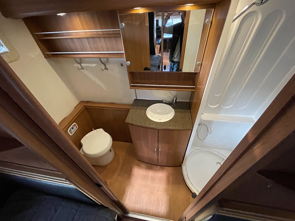 Kabe Royal 780 ETDL KS E2 / ALDE / Elektriska stödben / Förtält / Lån - Kabe