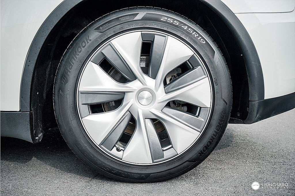 Tesla Model Y Long Range AWD 514hk / Drag / Full Autopilot