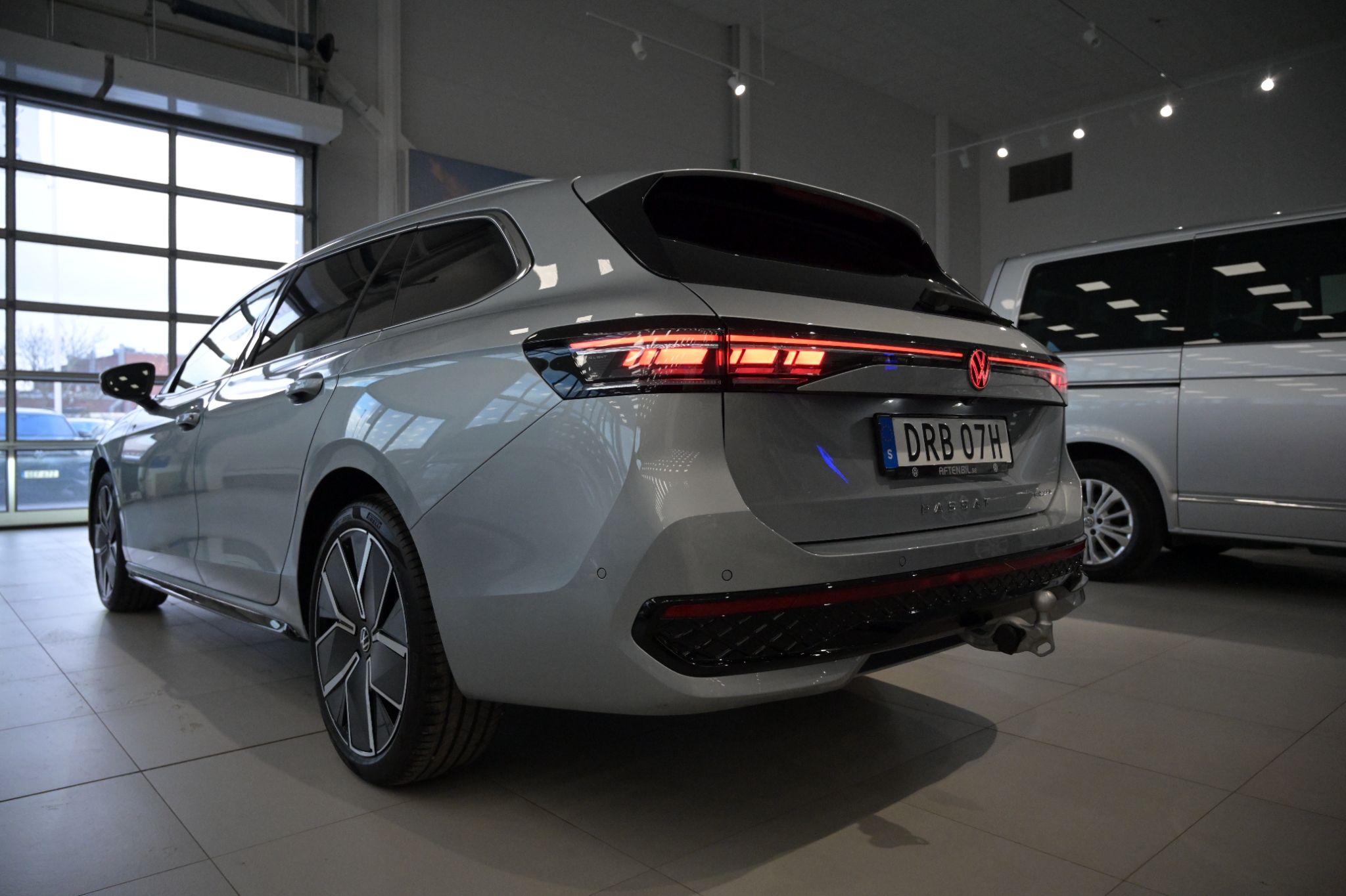 Volkswagen Passat eHybrid 272hk R-Line 2027, bild 7/56