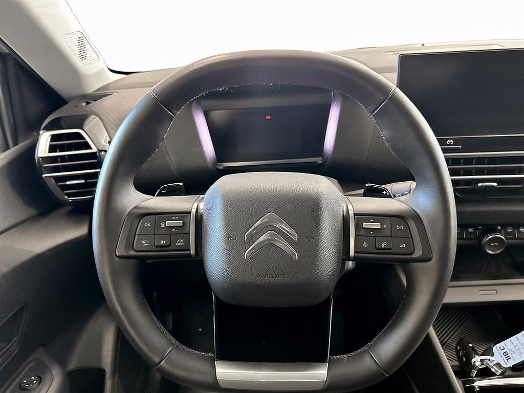 Bild på Citroën C4 X Shine 1.2 PT 130hk Aut - 360-KAMERA, CARPLAY