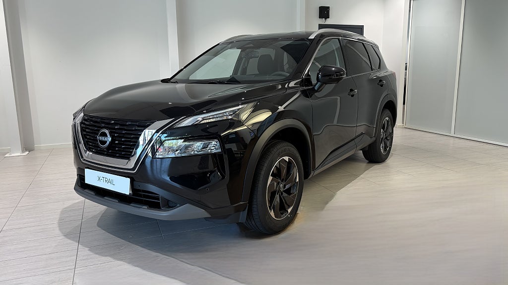 Nissan X-Trail N-Connecta MHEV 158 HK 7 säten privatleasing LAGERBIL!