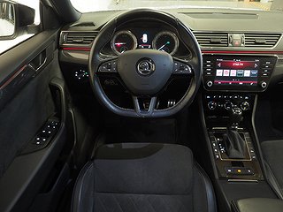 Kombi Skoda Superb 13 av 25