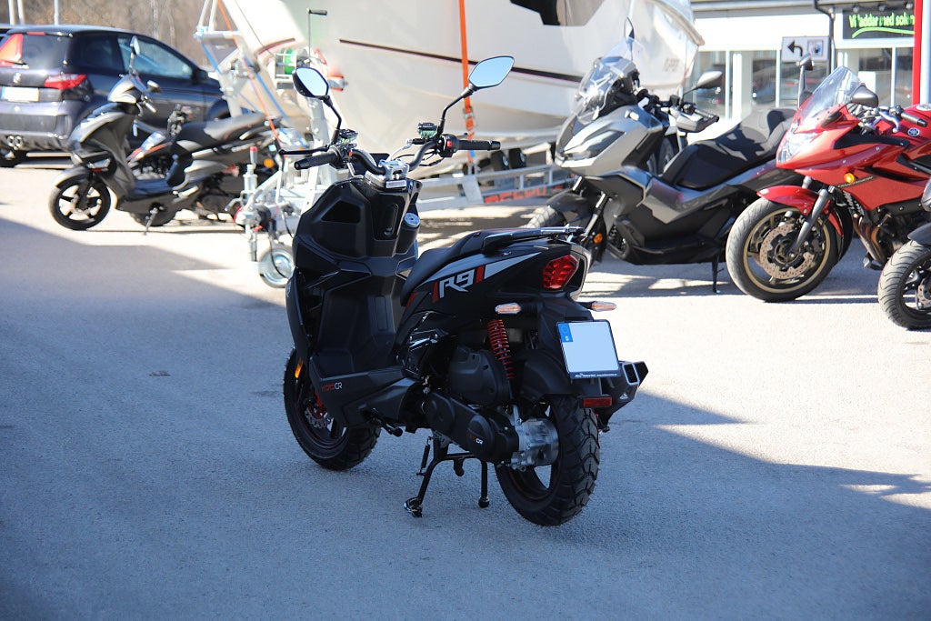 MOTO CR R9 Pure 4T EFI 2025 - miniatyr 3