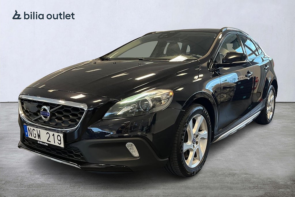 Volvo V40 Cross Country D3 Summum 150hk / Värmare Pano Kamera BLIS Kamrem Bytt