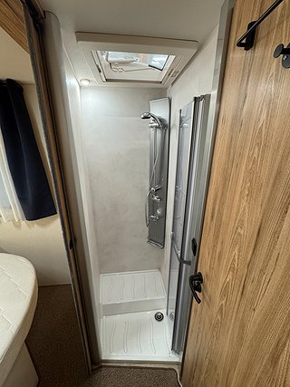 Husbil-halvintegrerad Pilote P 740 FC Evidence Automat 15 av 22