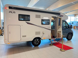 Husbil-halvintegrerad PLA H 385 4 av 24