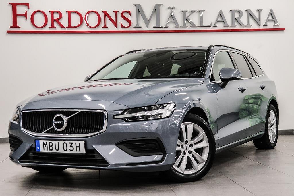 Volvo V60 B4 MOMENTUM BUSINESS ADVANCED VOC NAVI B-KAMERA VÄRMARE