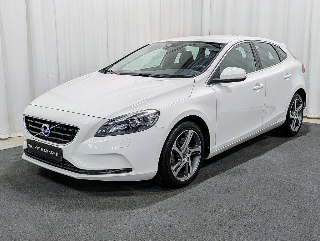Volvo V40 D3 Momentum|Farthållare|Värmare|
