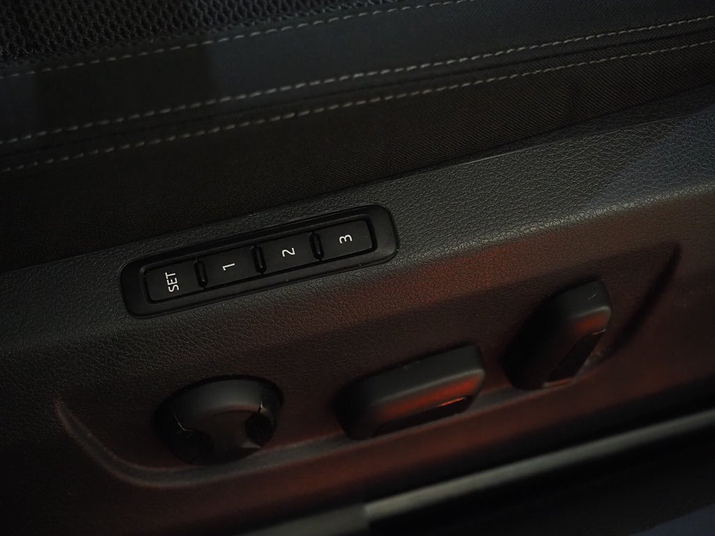 Skoda Superb iV 218hk Plug-in Style Drag Cockpit Värmare B-Kam Moms 2022