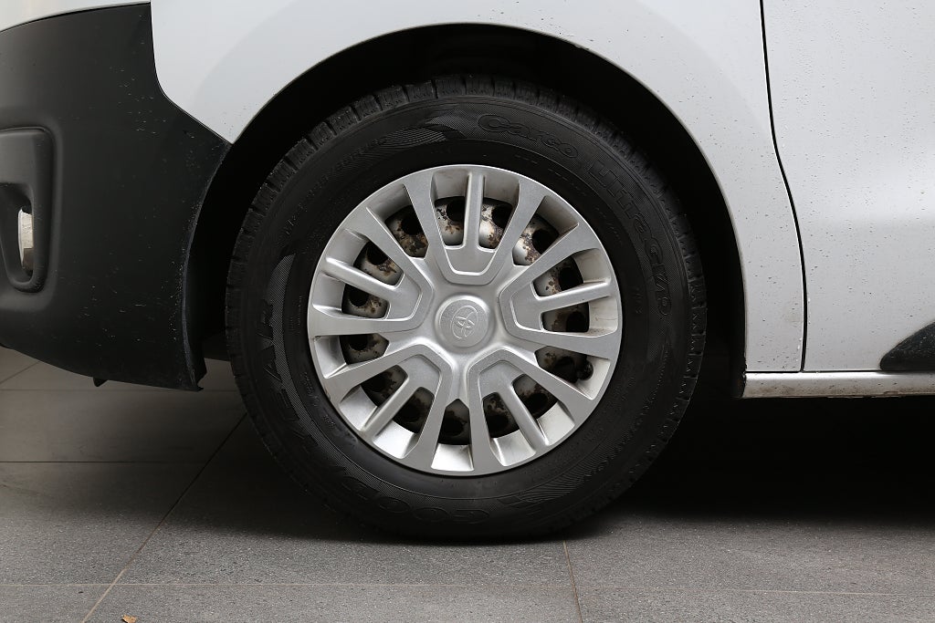 Toyota ProAce 2,0 D-4D 144hk Skåp Aut Lång I Värmare I Drag I Moms 2023