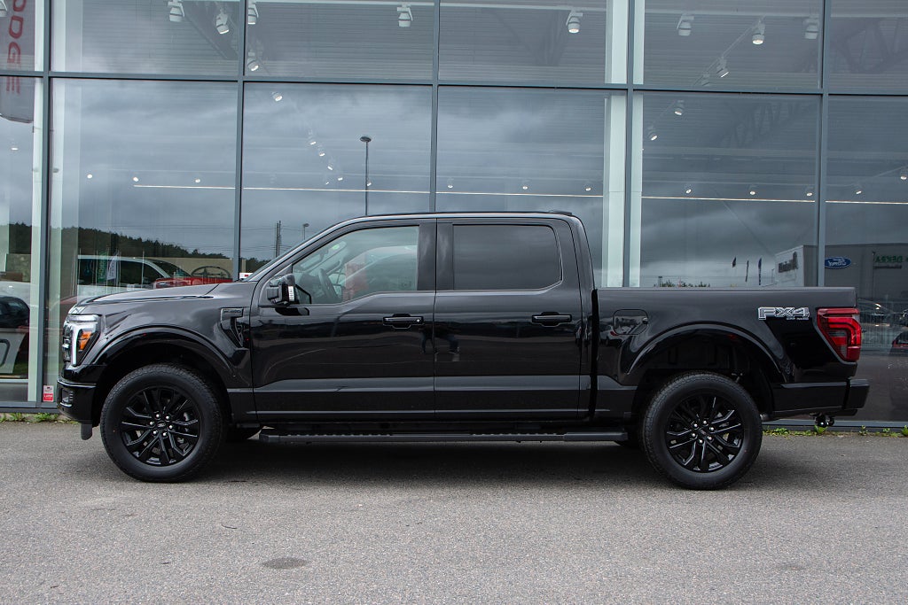 Ford F-150 Lariat Black Edition 5.0L V8 406 hk