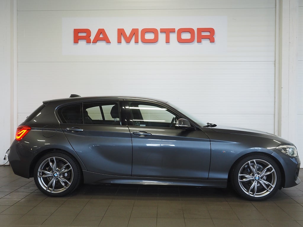 BMW 116 d M Sport P-Sensorer Farthållare HiFi Shadowline 18" 2016