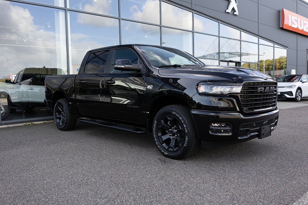 Dodge RAM 1500 5.7 HEMI V8 Night Edition 401 HK Panorama OMG LEV!