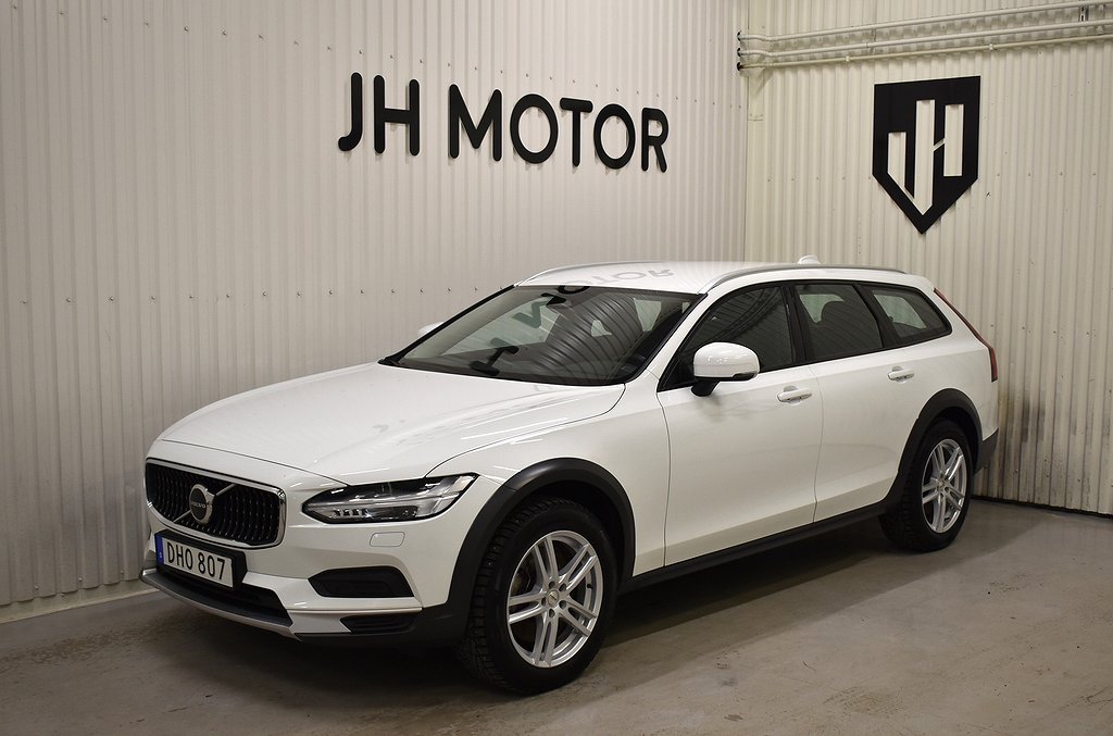 Volvo V90 Cross Country B4 AWD Momentum Adv 197hk DVÄRM/Nav