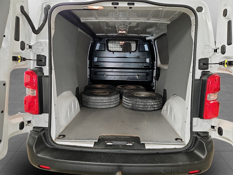 Bild på Peugeot Expert PRO 2.0 BHDi 145hk Aut L2 - B-KAMERA, DRAG