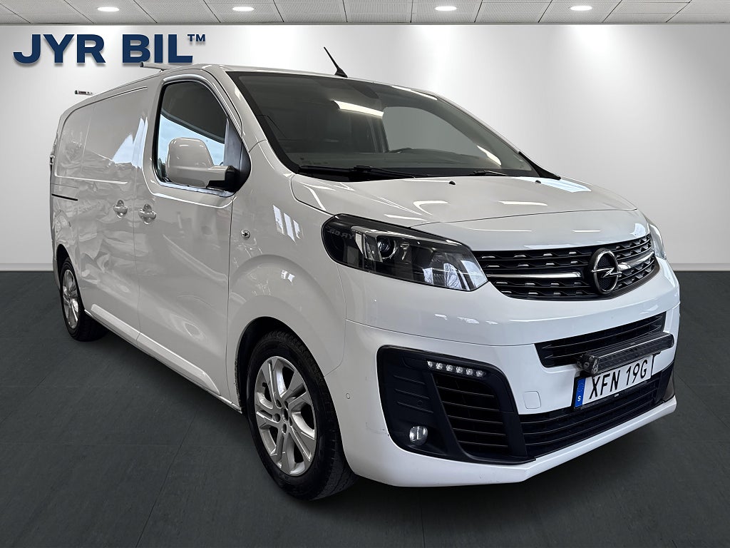 Opel Vivaro Skåpbil IP 2.0 122hk V-inredd / Värmare / Drag / MOMS