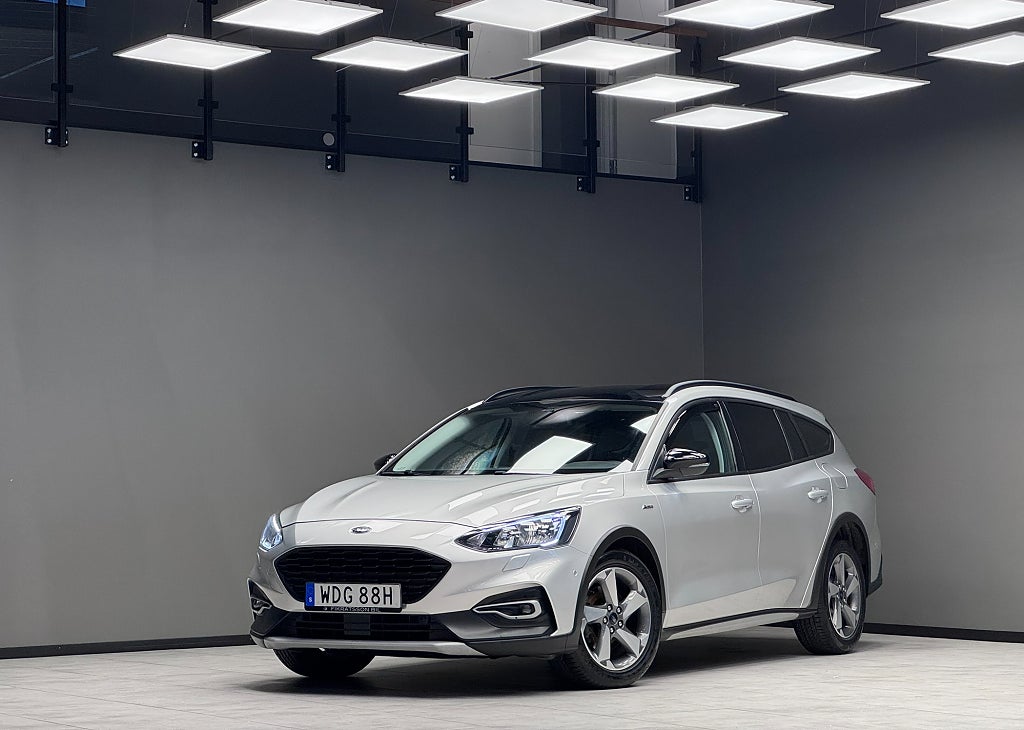 Ford Focus Active Kombi 1.0 Launch Edition/B-kamera/Rattvärme