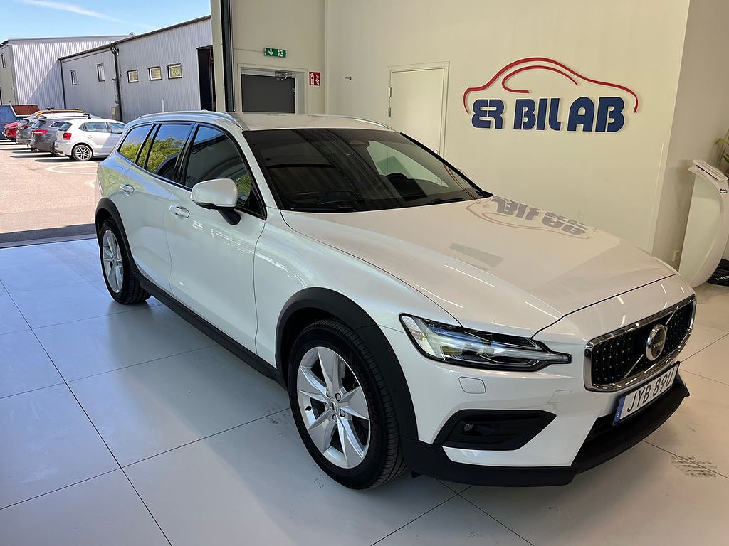 Volvo V60 Cross Country Cross Country B4 Core AWD Aut