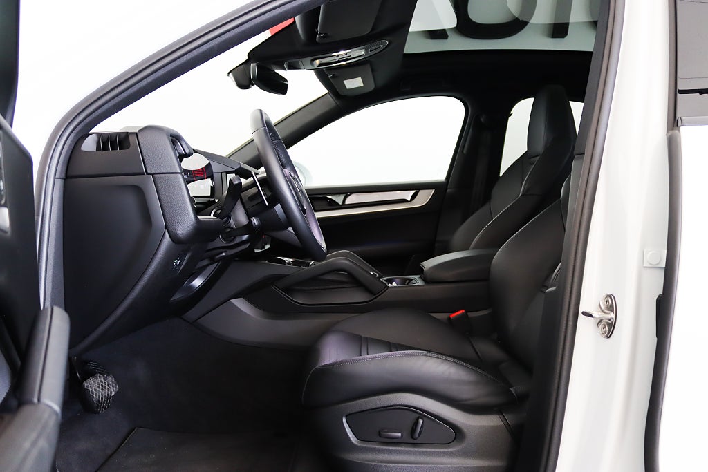 Porsche Cayenne Coupé E-Hybrid SportDesign BOSE Passagerardisplay MOMS