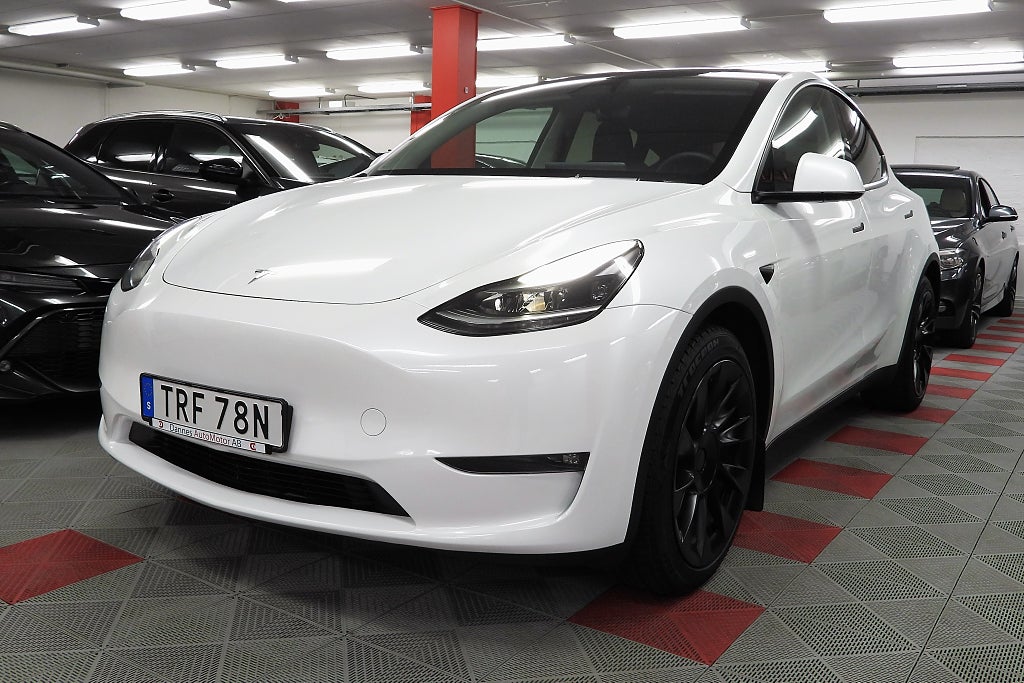 Tesla Model Y Long Range AWD Autopilot Uppgraderad HW4 Panorama S&V däck