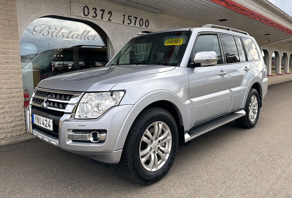 Mitsubishi Pajero 3.2 Di-D 7-sits Panorama Dieselvärmare 4WD 18 tum Alu 
