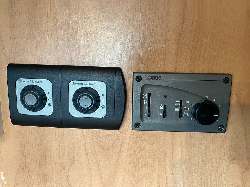Bürstner i 640 Elegance / ALDE / Solcell / B-kort / Dragkrok - Bürstner
