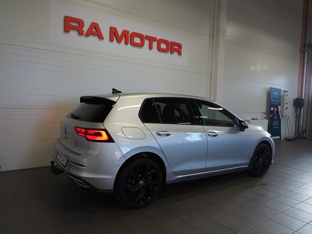 Volkswagen Golf GTE 1.4 TSI Plug-in 245hk Drag P-Värm Kamera Navi IQ 2023