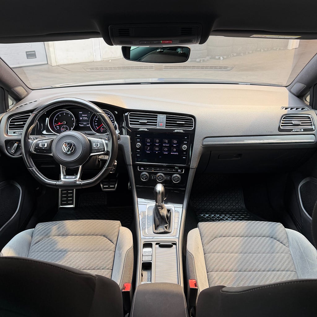 Volkswagen Golf I Sc 1.5 TSI GT R-line Carplay Backkamera Värmare Drag