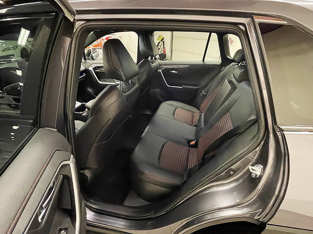 Suzuki Across 2.5L Laddhybrid Inclusive 306 hk 4x4 E-CVT FL