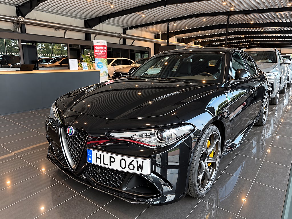 Alfa Romeo Giulia Quadrifoglio Quadrifoglio 2,9L V6 Biturbo 510hk*1 Ägare*Toppskick