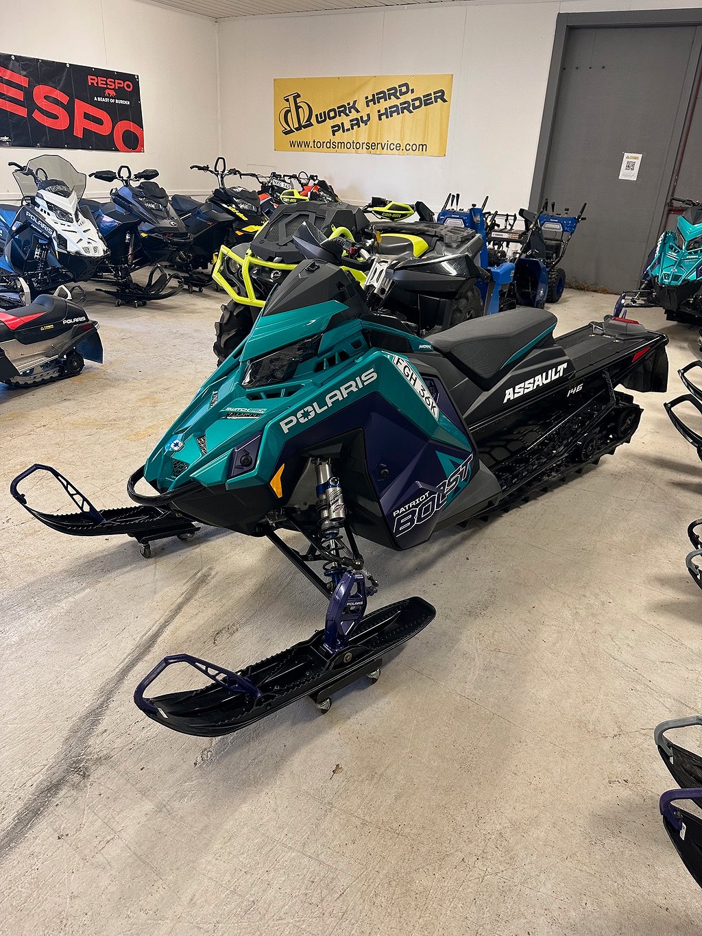 Polaris Switchback Assault 850 Boost 146" (Momsad) 