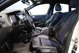 Sedan BMW 218 12 av 27