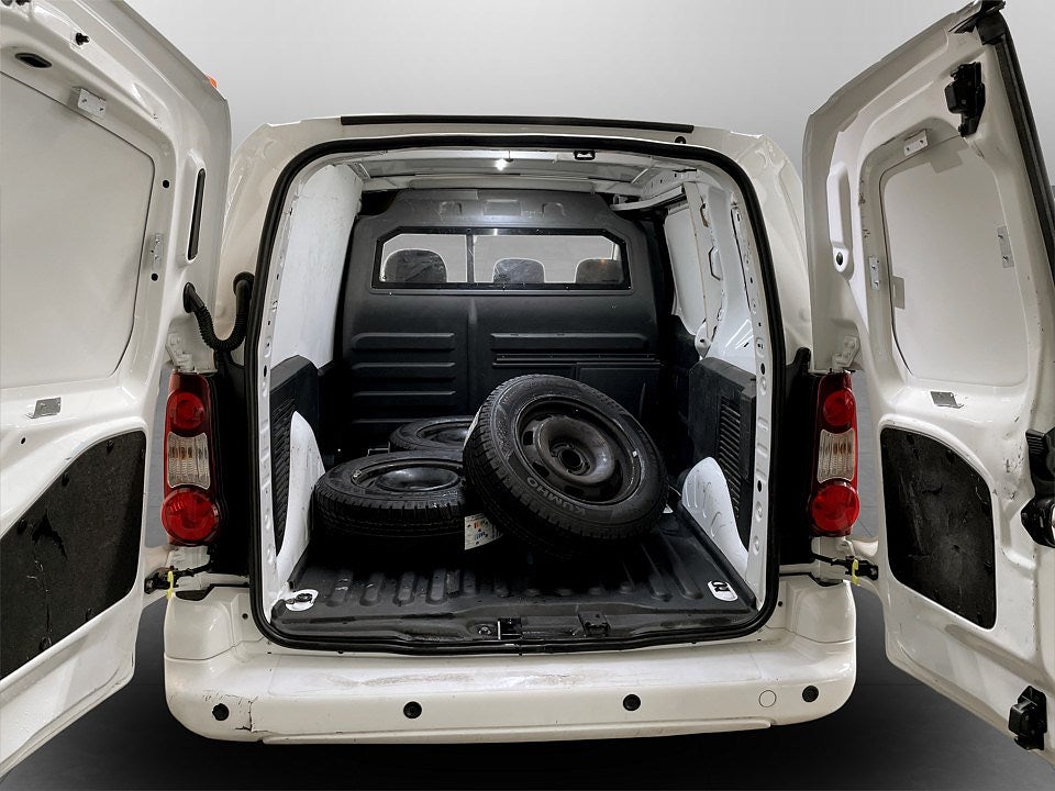 Bild på Peugeot Partner PRO+ 1.6 BHDi 100hk Aut L1 - P-SENSORER