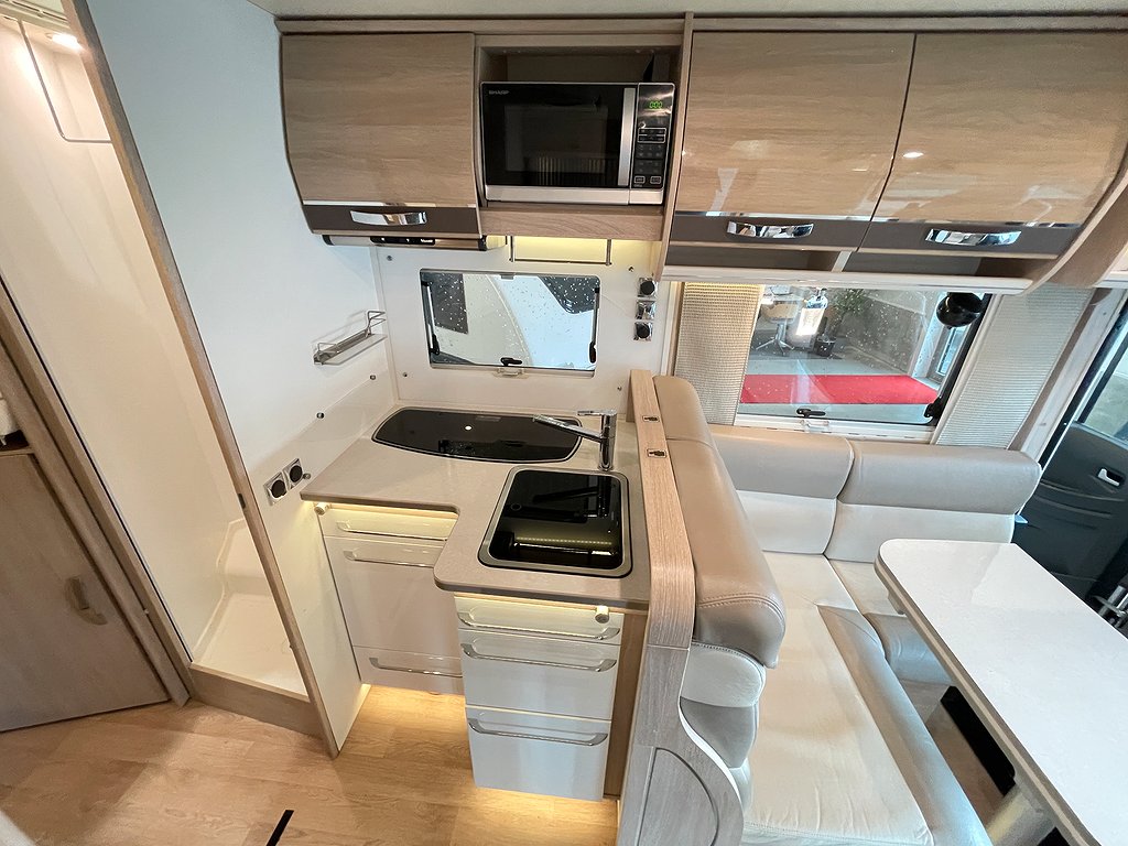 Rapido 866 F / Automat / AC bodel / Solcell / Taksäng  - Rapido