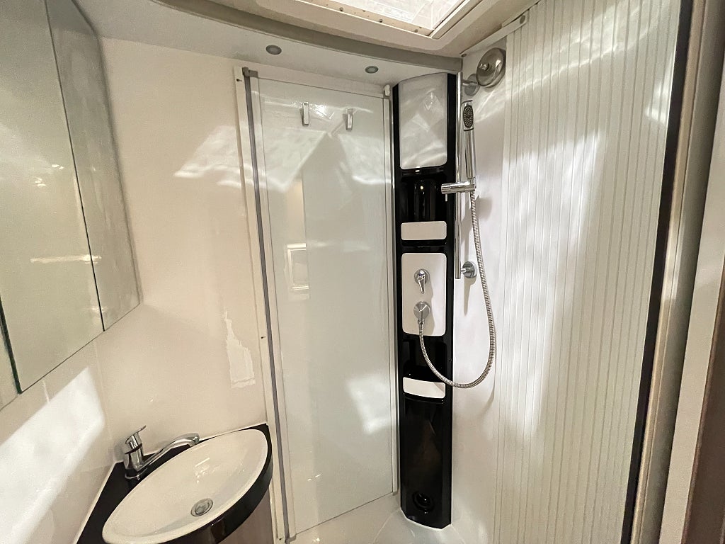 Hobby Optima on tour T65 / Taksäng / Våningssäng / 6bältad / - Hobby