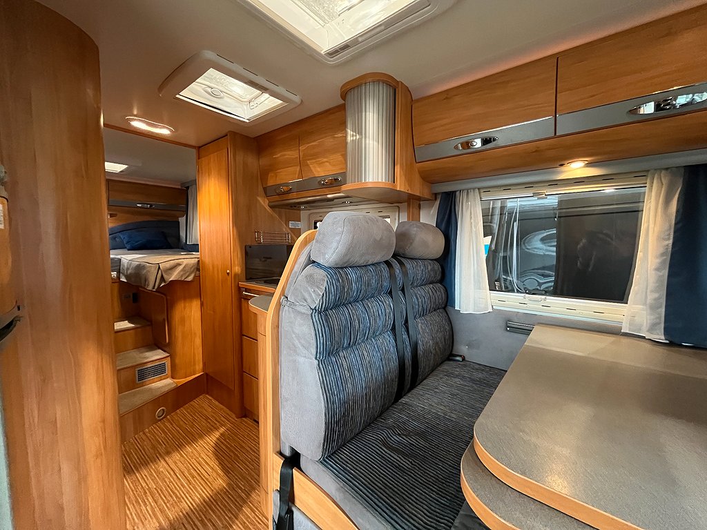 Adria Coral 670 SL /B-körkort/Solcell/Långbädd/Garage - Adria