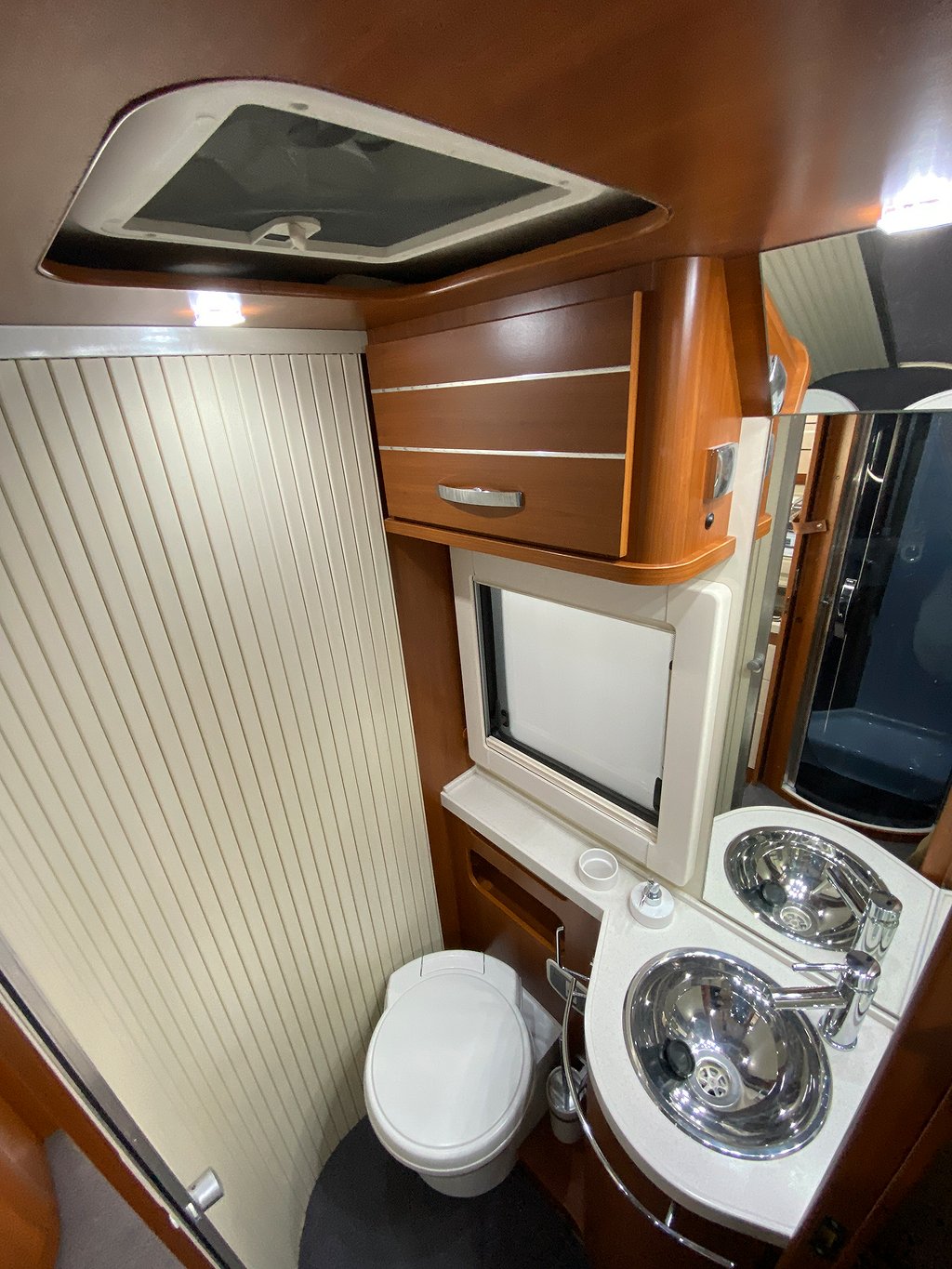 Mobilvetta Kea P63 / Queensbed / Solcell / Utedusch - Mobilvetta
