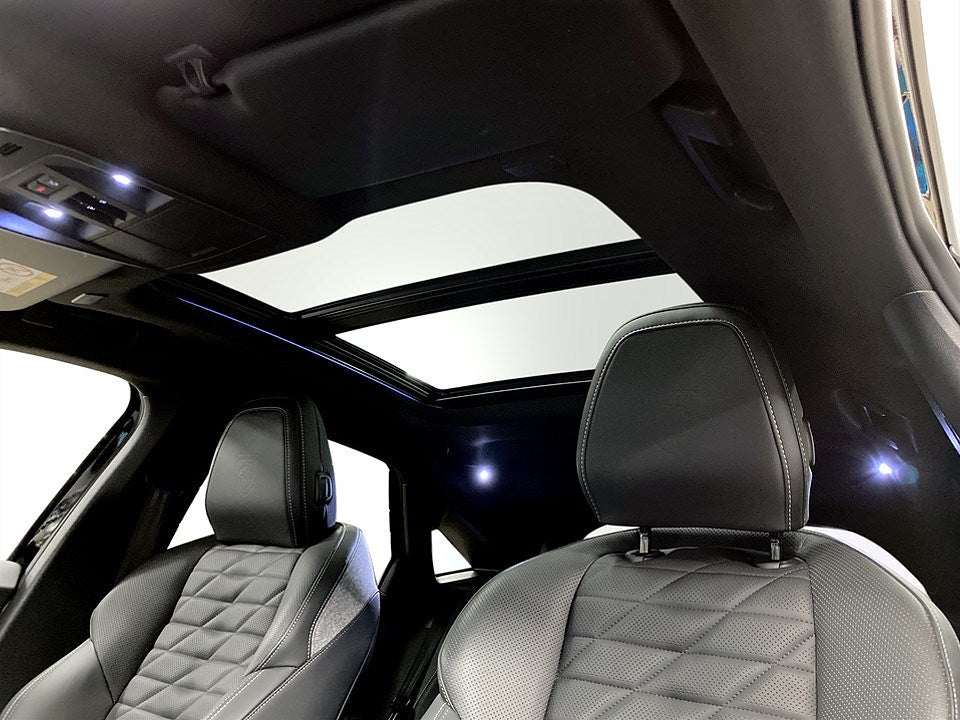 Bild på Peugeot E-3008 GT Ultimate 85kWh 214hk Aut - PANO, FOCAL