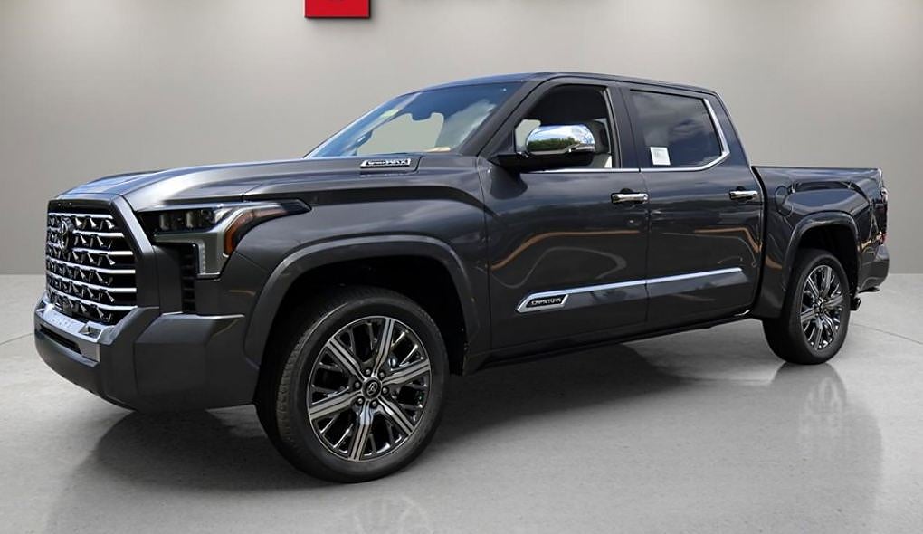 Toyota Tundra CAPSTONE Hybrid CrewMax 3.5L V6 4WD 437 HK