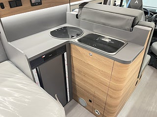 Husbil-halvintegrerad Affinity ONE by K A B E 17 av 28