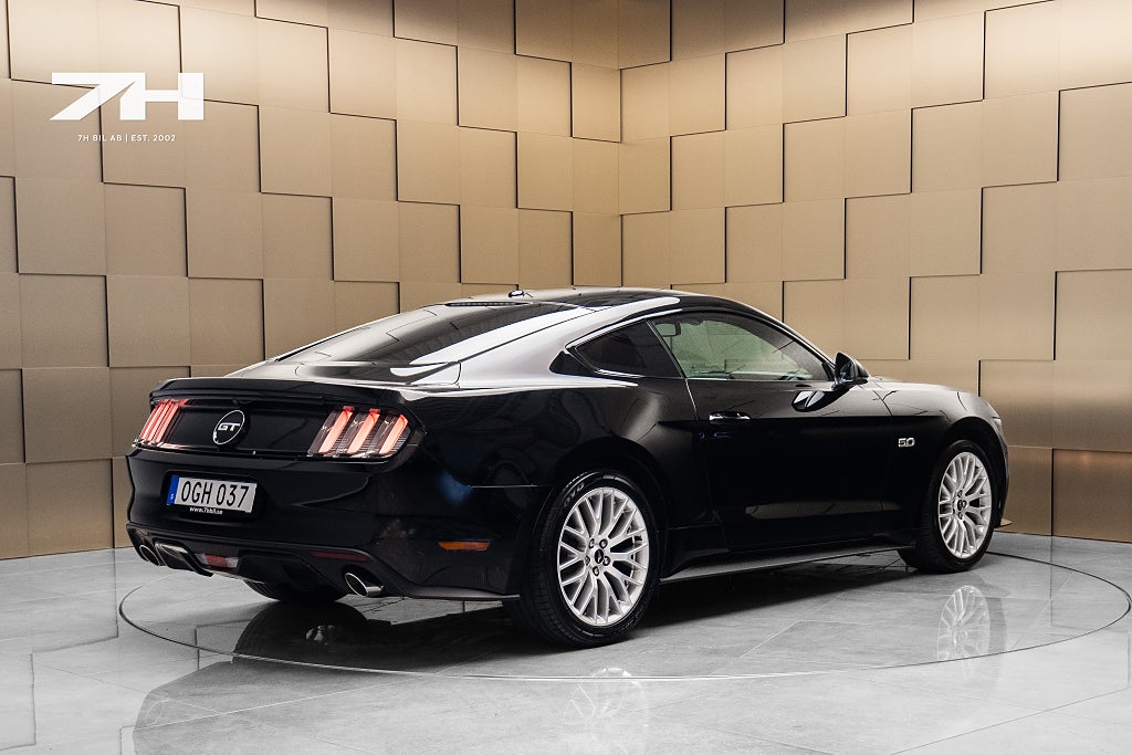Ford Mustang GT 421hk / Sv.Såld / Brembo / Ventilerade / Kamera